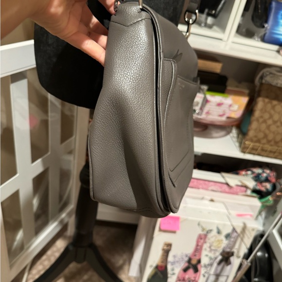 MARC JACOBS LEATHER CROSSBODY FOLD OVER FLAP BAG - Picture 5 of 10